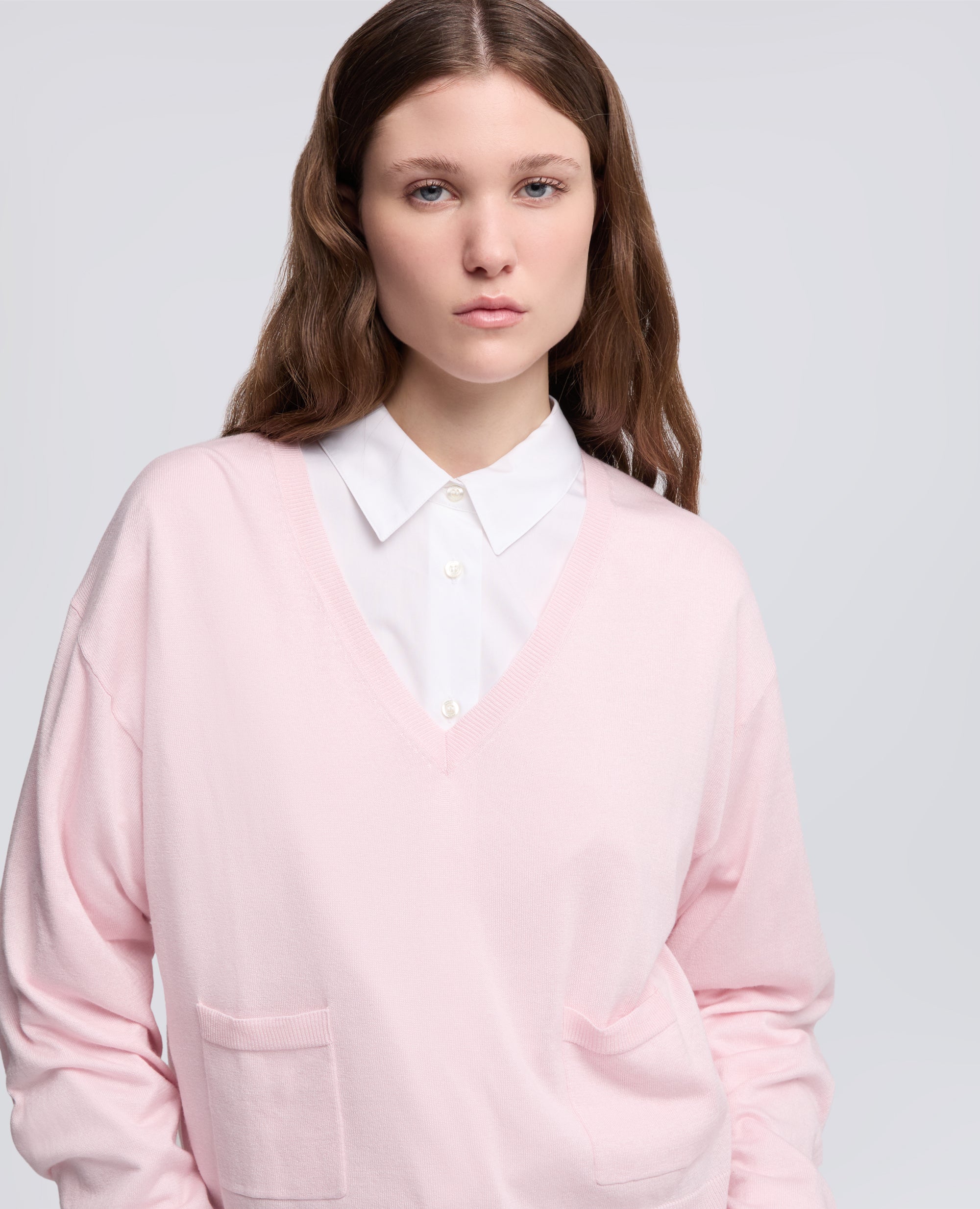 MAGLIA A MANICHE LUNGHE CON SCOLLO A "V" IN FILATO DI SETA, COTONE E CASHMERE-ROSA-PINK-ROSA-ROSA-ROSE