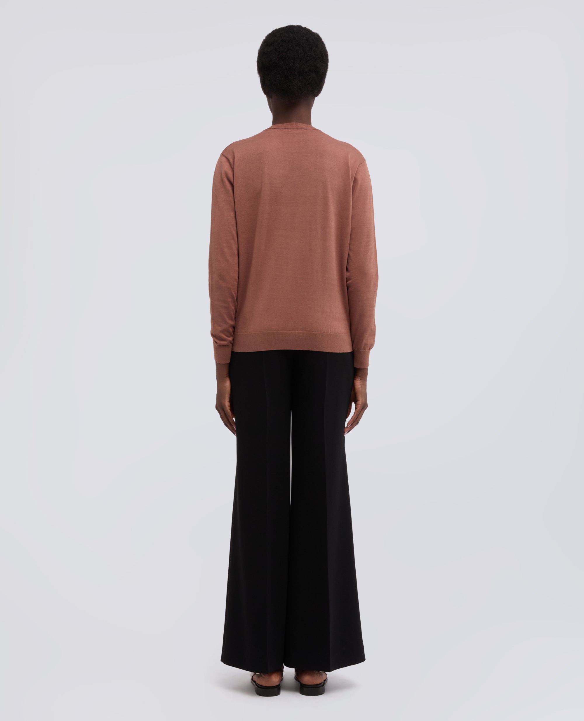 MAGLIA GIROCOLLO A MANICHE LUNGHE IN MISTO COTONE, SETA E LINO-TABACCO-TOBACCO-TABACO-TABAK-TABAC