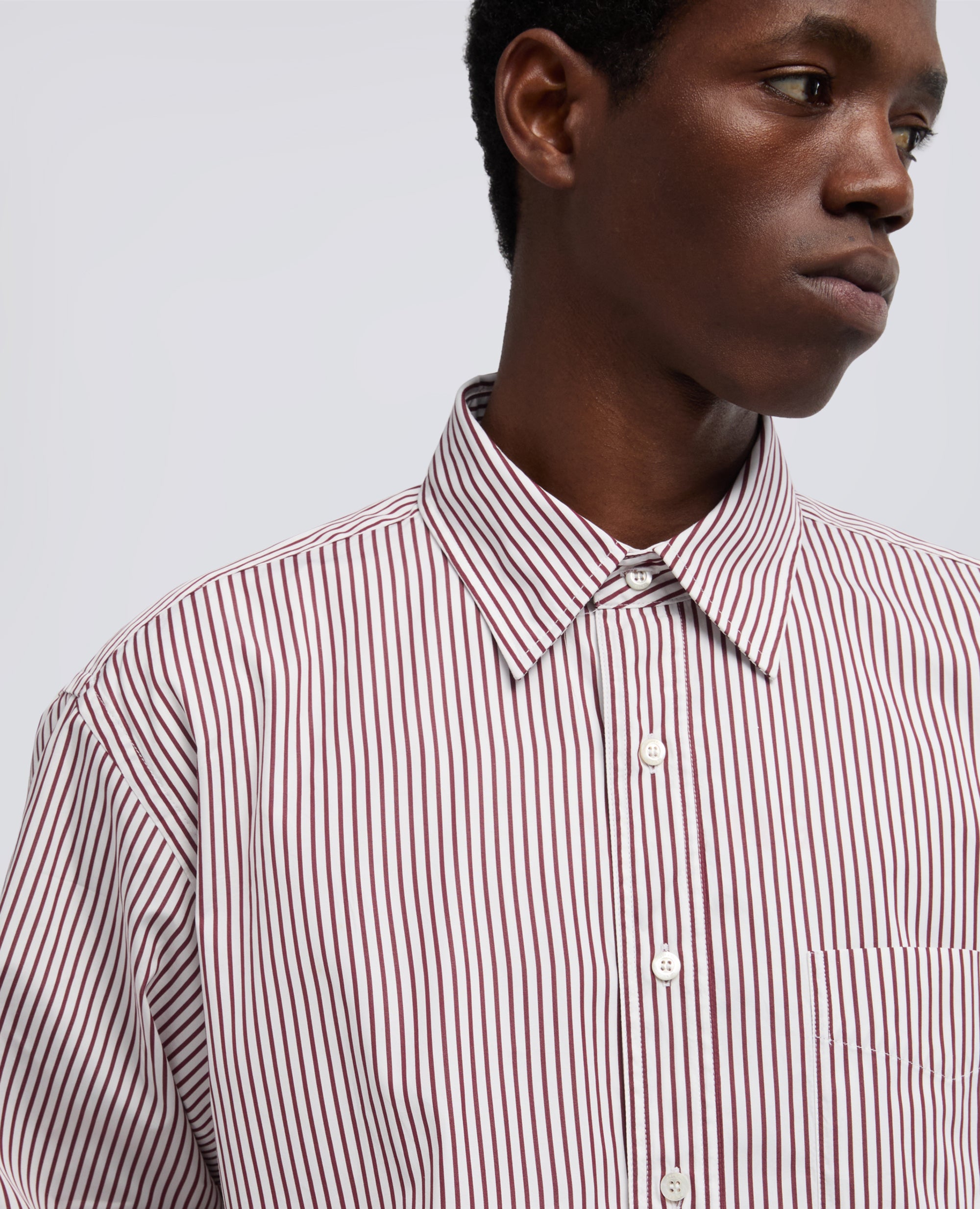 CAMICIA IN CHAMBRAY DI COTONE GIAPPONESE-RIGA ROSSA-RED STRIPE-RAYA ROJA-ROTE STREIFEN-RAYURES ROUGES